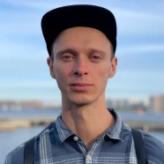 Example of a poorly taken dating app photo