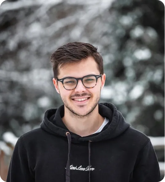 The portrait photo of smiling guy